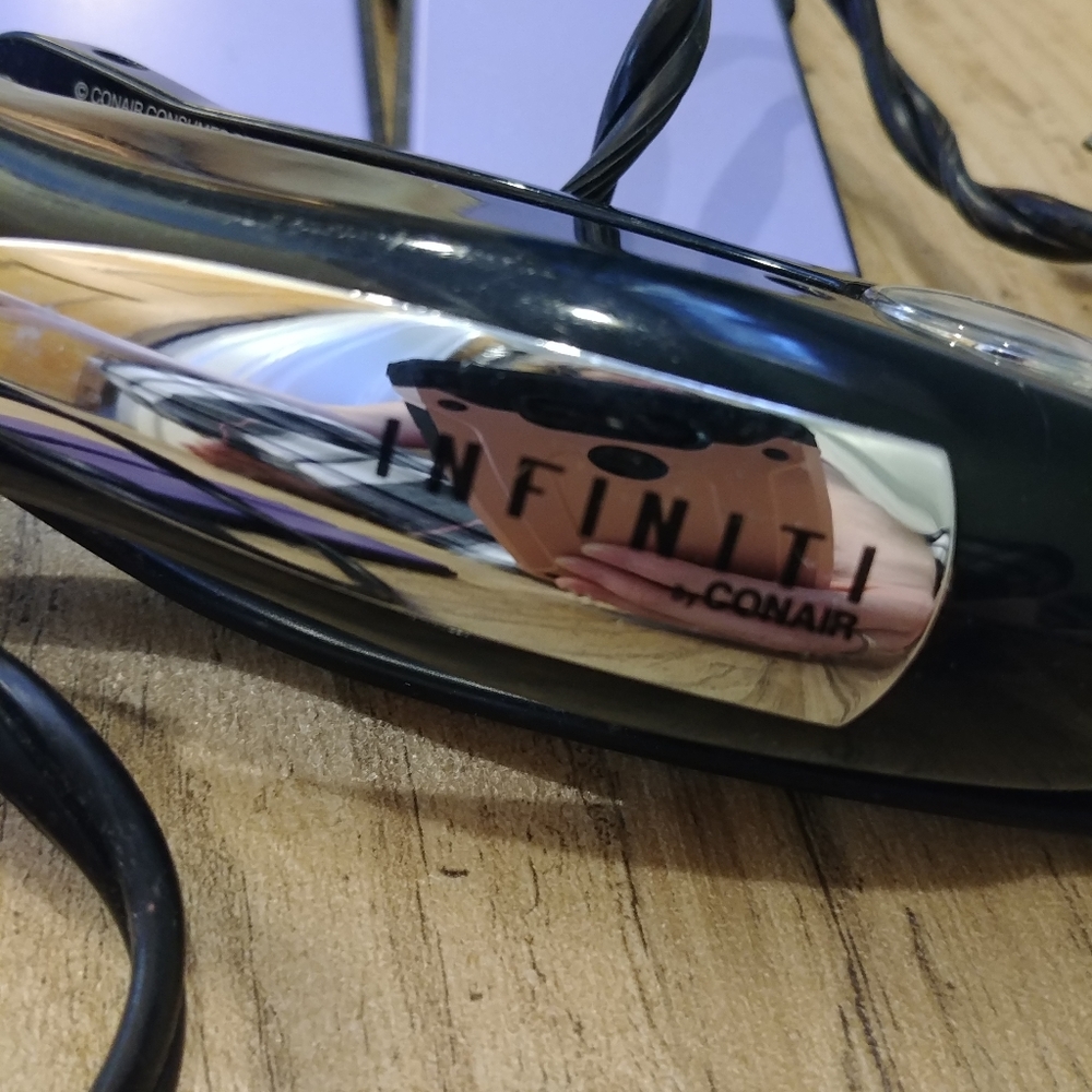 Conair Infiniti Flat Iron - Picture 4 of 4
